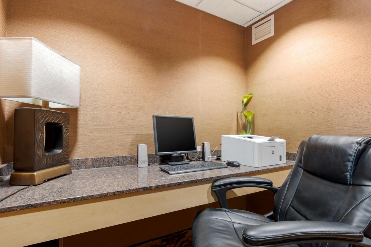 Best Western Plus Dryden Hotel And Conference Centre Extérieur photo